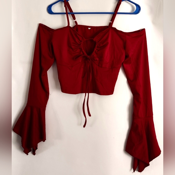 ? Tops - Womens Off Shoulder burgundy red Long Sleeve w/adjustable straps Crop Top Size M